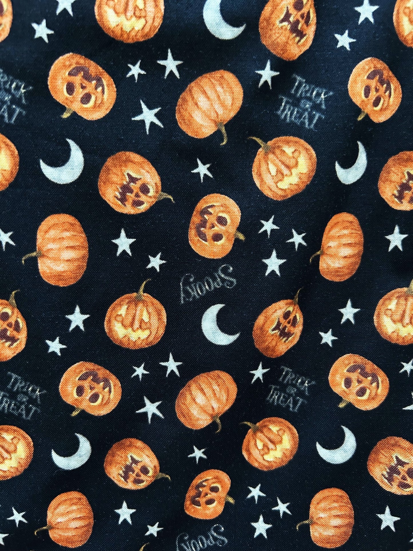 close up offjack-o-lantern bow top print