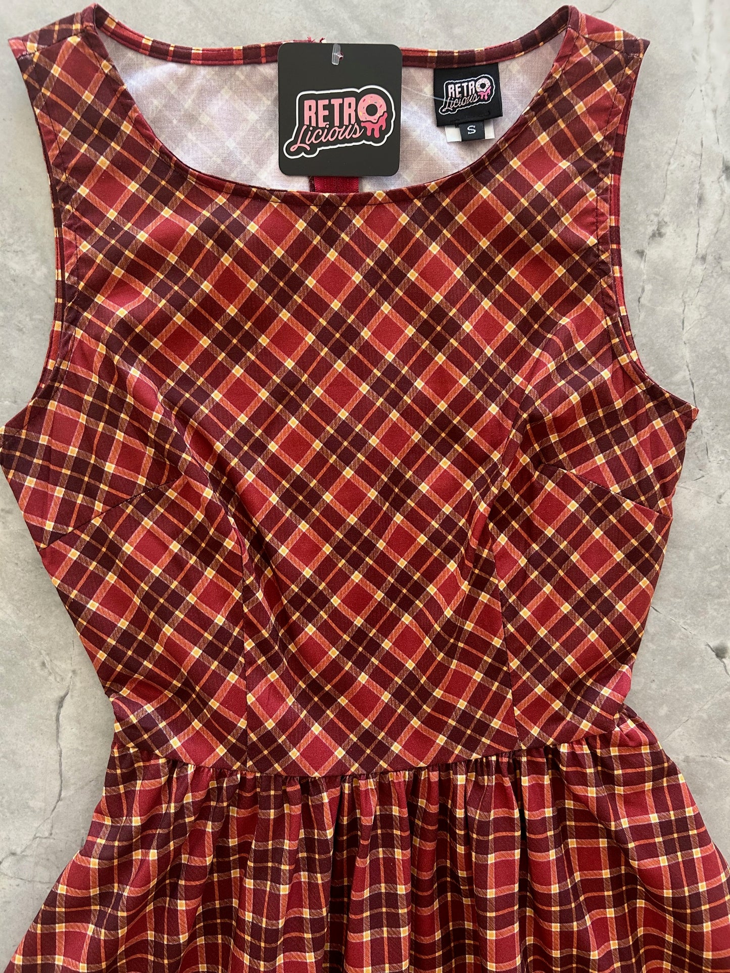 close up of bodice of the plaid vintage dress