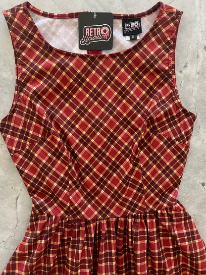 close up of bodice of the plaid vintage dress