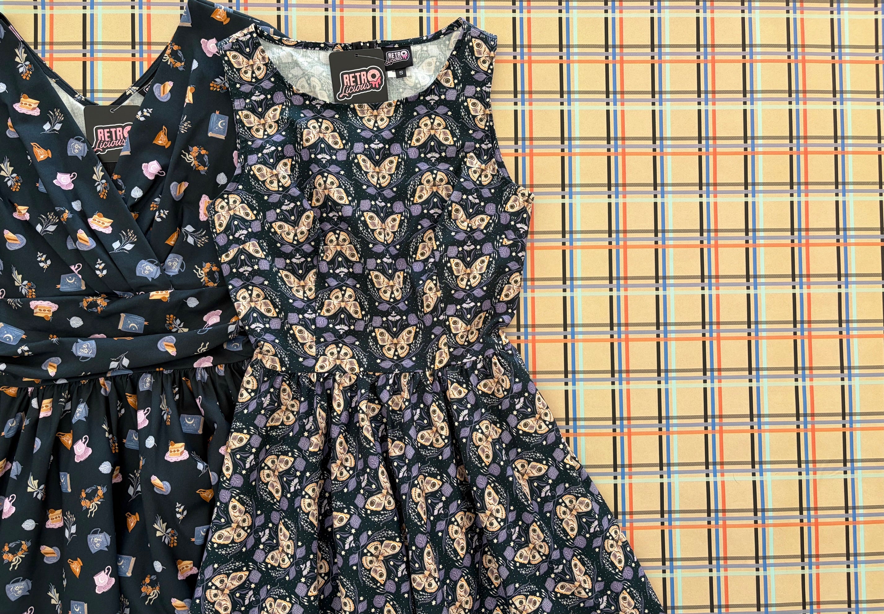 Patterned fabric with 'Retro' label on a checkered background