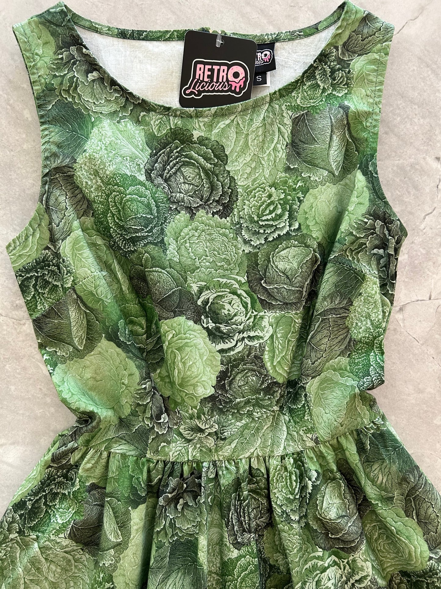 a close up of the bodice of the lettuce vintage dress